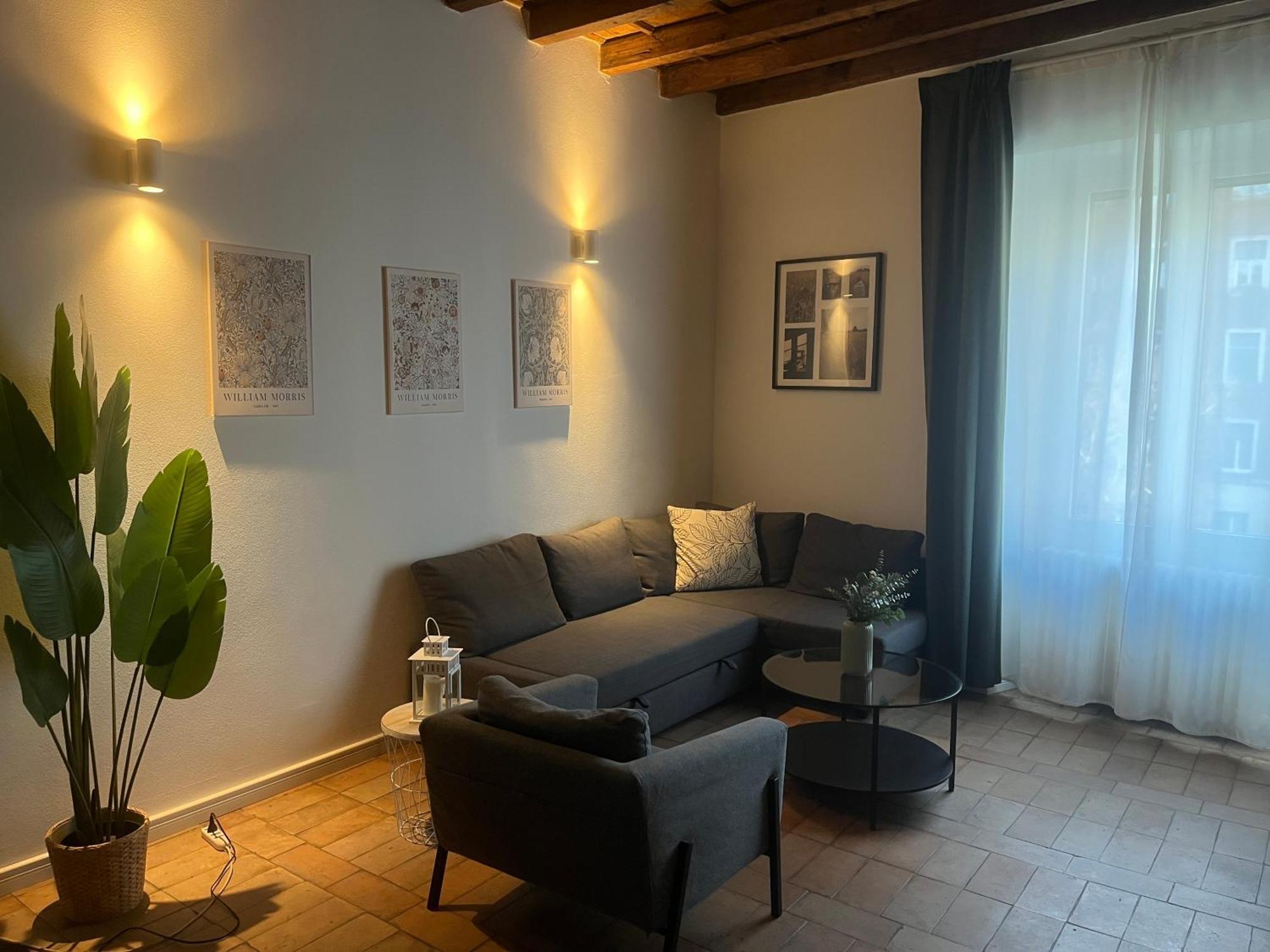 Navigli Darsena - Luxury Apartment With Balcony — Photos 2